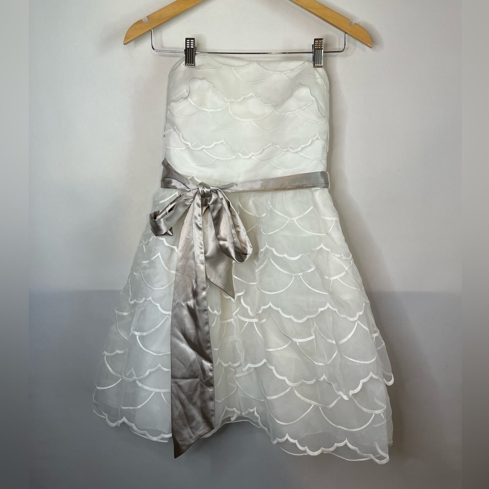 Hitherto Anthropologie White Scalloped Wedding Bridal Shower Dress Size 4